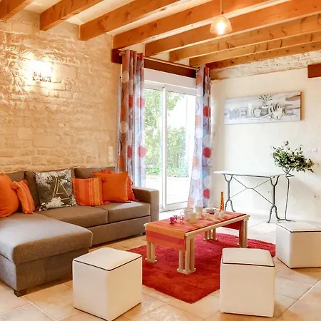 Isida, Maison Spacieuse Avec Terrasse Et Stationnement Apartment *